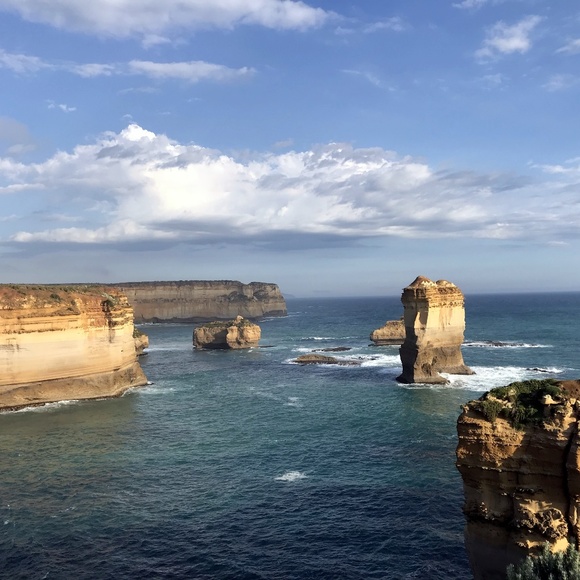 Meet your Poshers, Lance and Lora - Picture 4 of 7